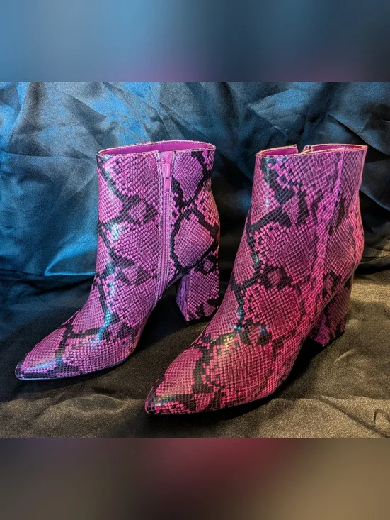 BCBGeneration Briel Ankle Boot in Pink Snake Size 9.5M NIB MSRP $139 - Picture 3 of 8